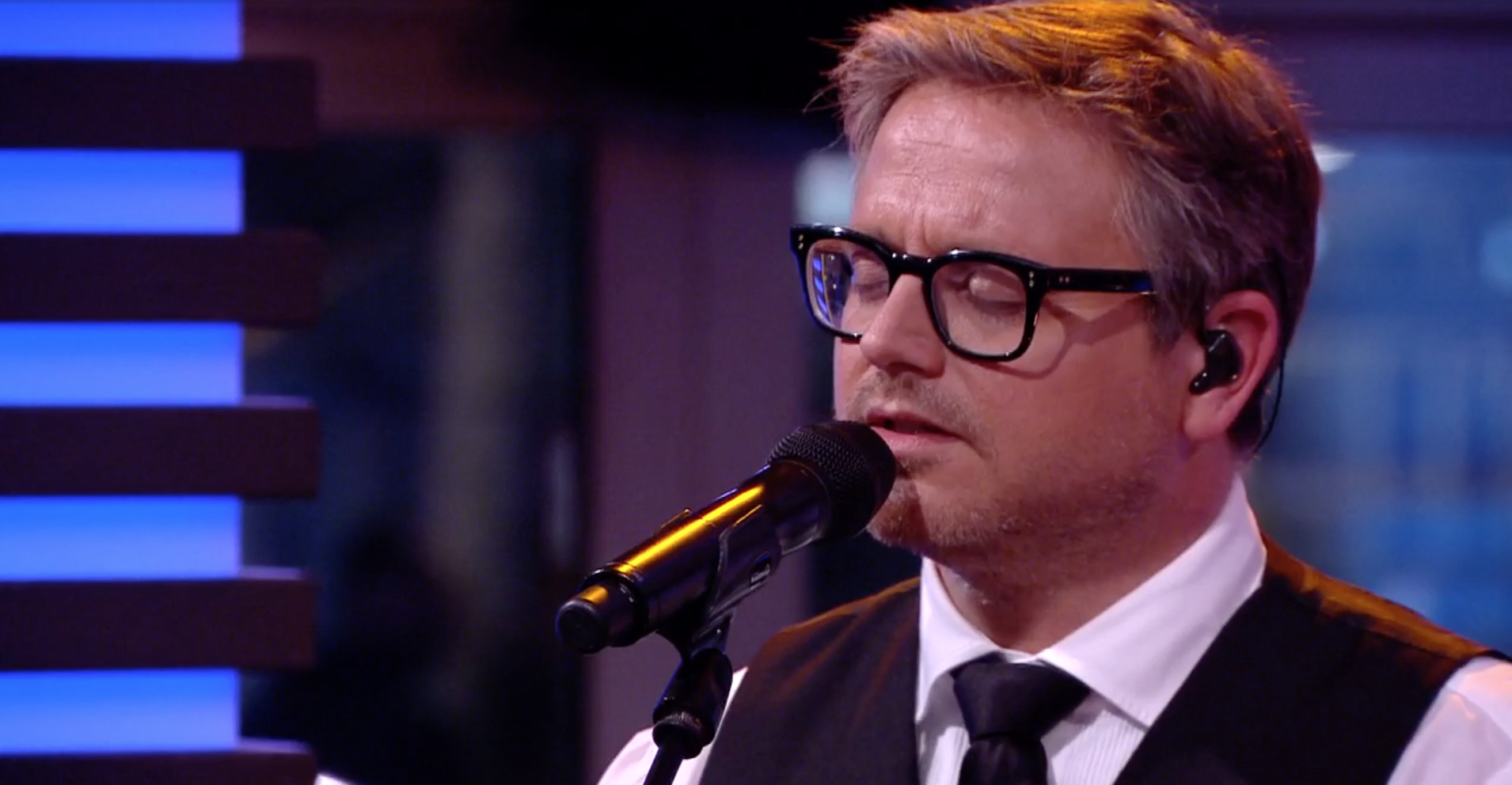 Guus Meeuwis zorgt voor brok in je keel | RTL Boulevard | RTL.nl